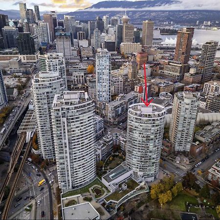 Lovely One-Bedroom Apartment With Pool, Hot Tub, And Gym In The Heart Of Downtown, Skytrain 3Min Away Vancouver Zewnętrze zdjęcie