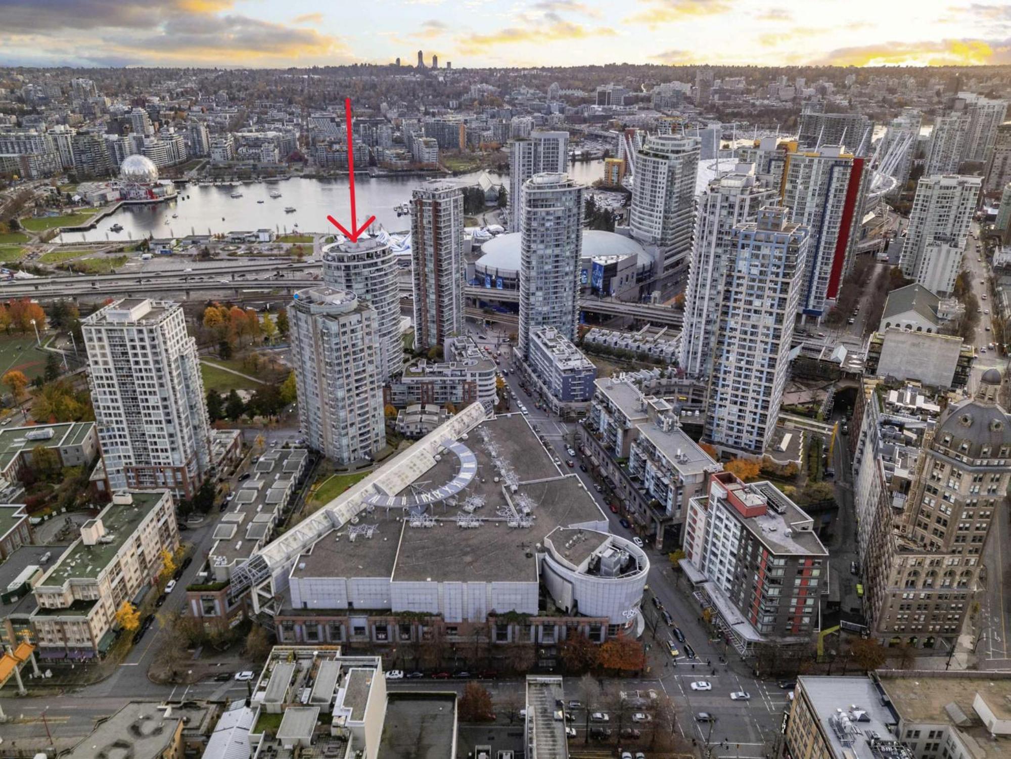 Lovely One-Bedroom Apartment With Pool, Hot Tub, And Gym In The Heart Of Downtown, Skytrain 3Min Away Vancouver Zewnętrze zdjęcie