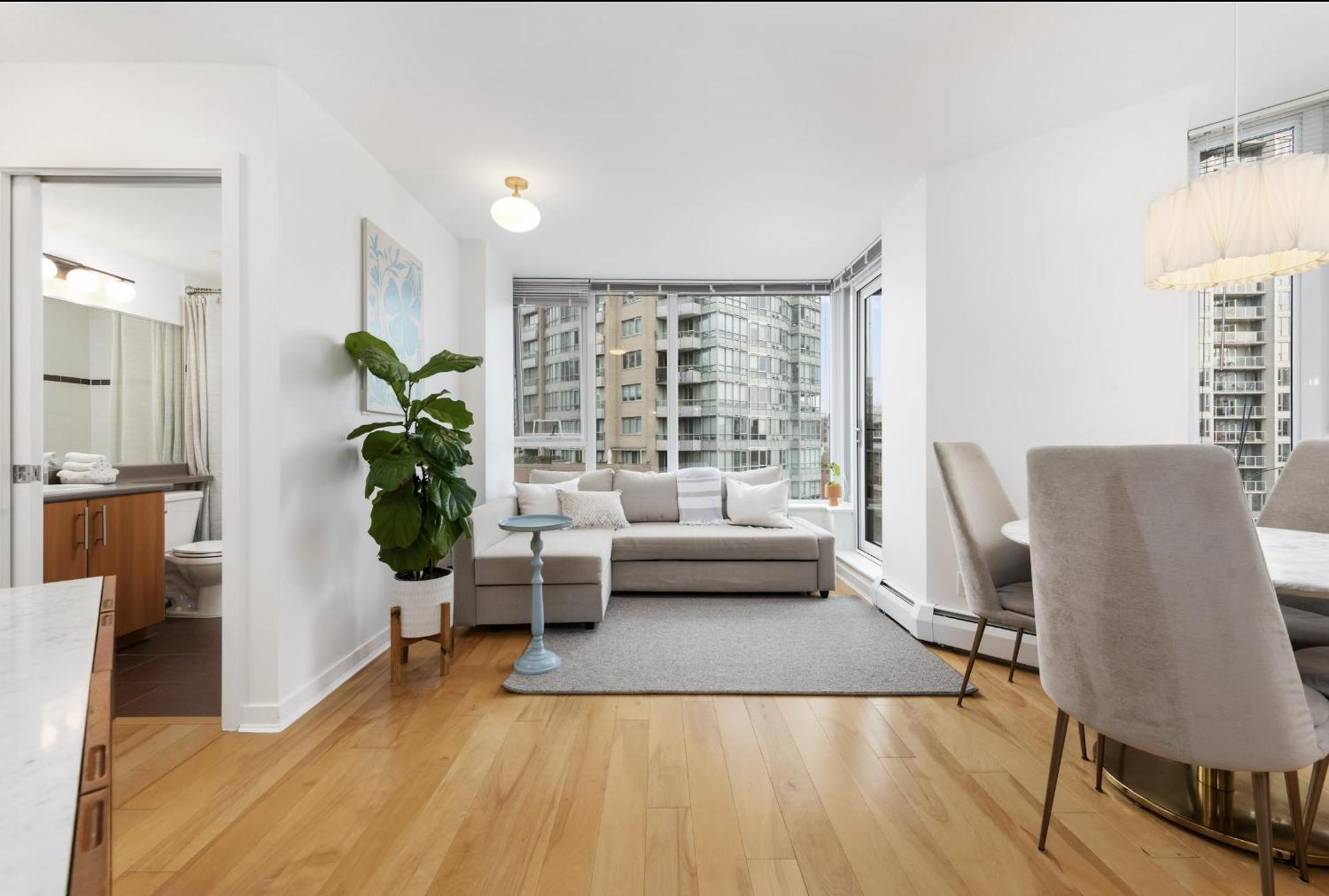 Lovely One-Bedroom Apartment With Pool, Hot Tub, And Gym In The Heart Of Downtown, Skytrain 3Min Away Vancouver Zewnętrze zdjęcie