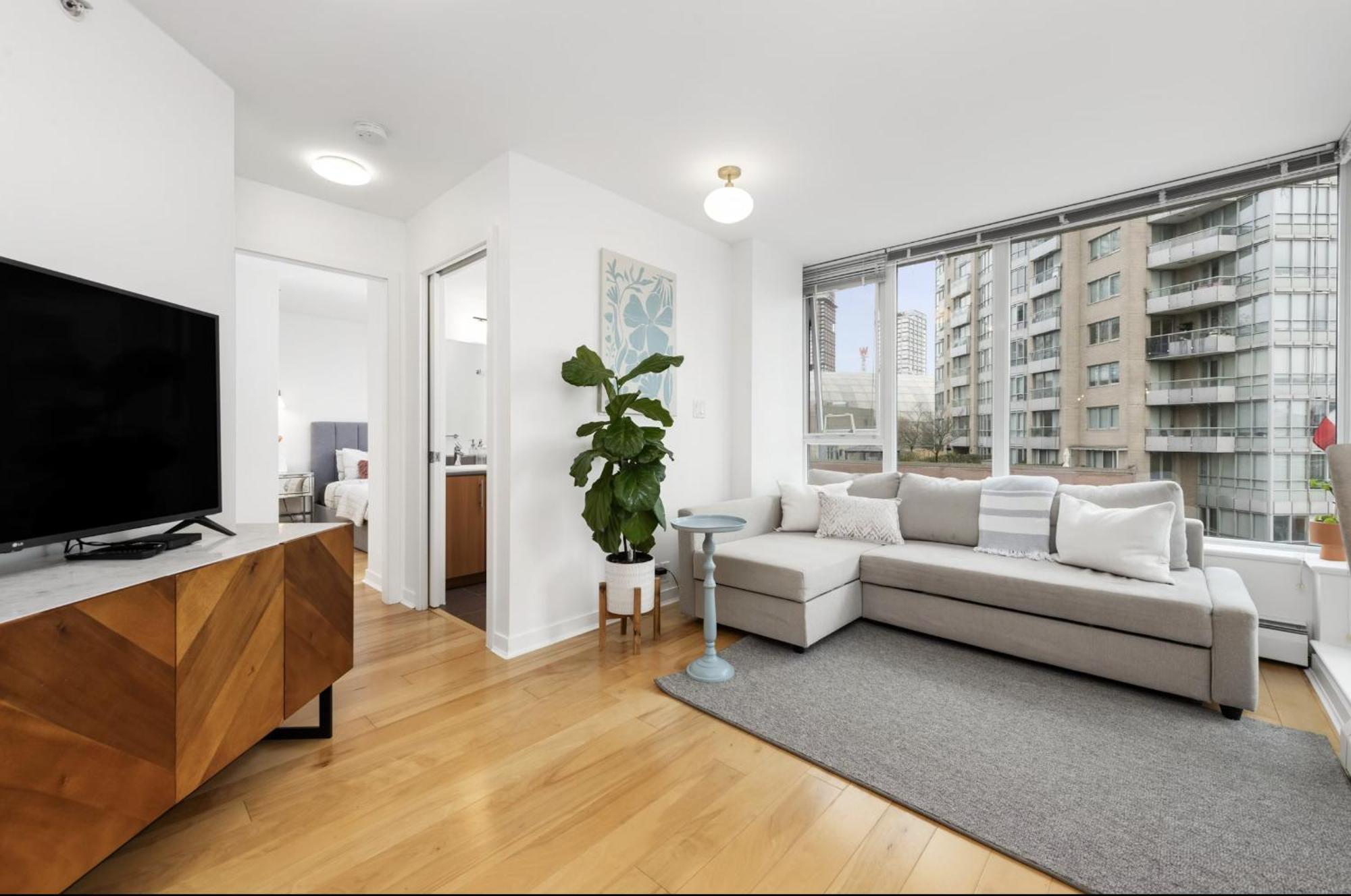 Lovely One-Bedroom Apartment With Pool, Hot Tub, And Gym In The Heart Of Downtown, Skytrain 3Min Away Vancouver Zewnętrze zdjęcie